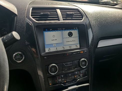 Used 2018 Ford Explorer XLT w/ Equipment Group 202A AWD/4WD image 15