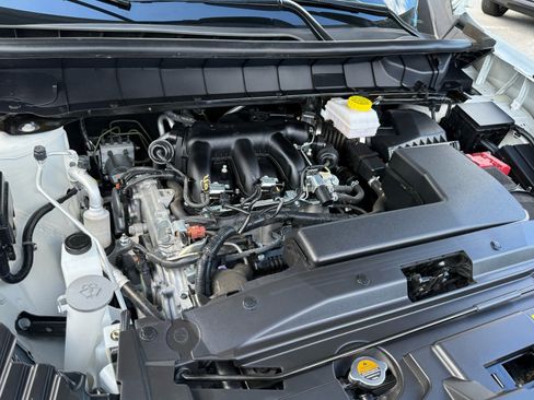 Used 2025 Nissan Pathfinder Platinum image 30