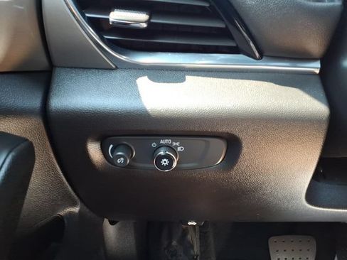 Used 2023 Chevrolet Traverse LT AWD/4WD image 14