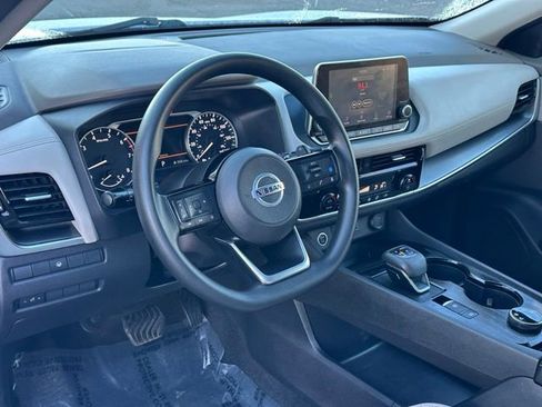 Used 2021 Nissan Rogue SV image 32