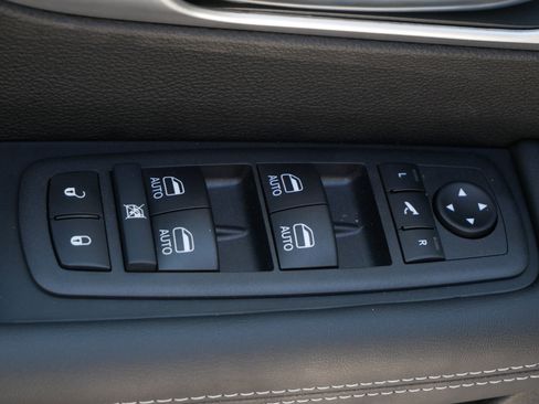 New 2026 Chrysler Pacifica Limited w/ S Appearance Package FWD image 13