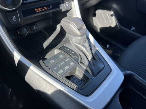 Used 2020 Toyota RAV4 LE image 20