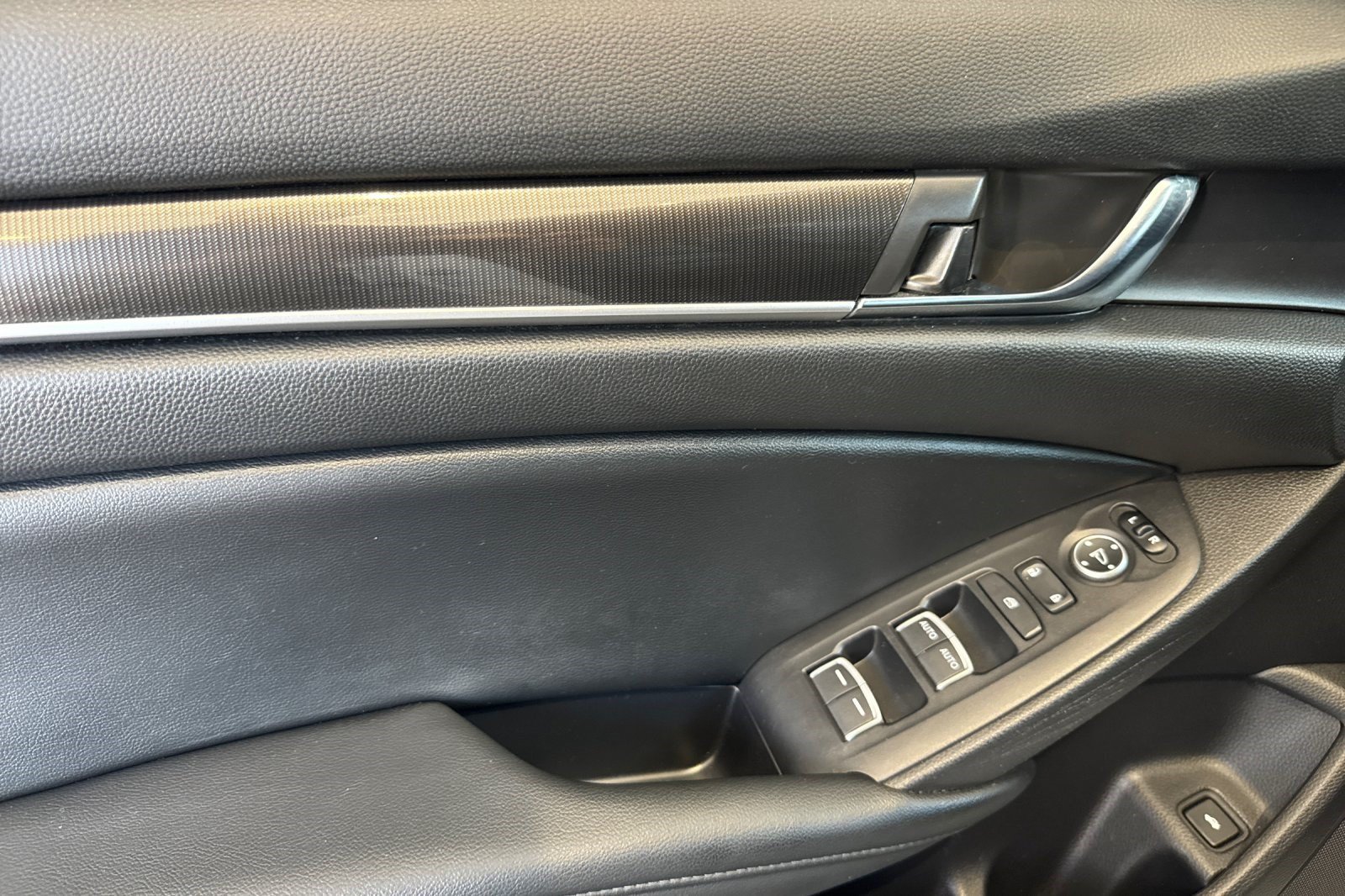 Used 2021 Honda Accord Sport Special Edition image 12