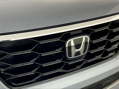 Used 2025 Honda Pilot Touring image 29