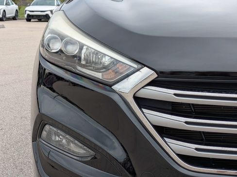 Used 2018 Hyundai Tucson Limited FWD image 10
