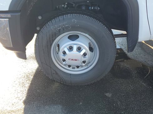 New 2025 GMC Sierra 3500 Pro w/ Convenience Package image 10