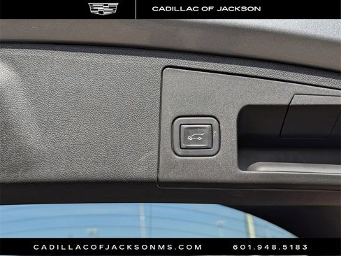 Used 2023 Cadillac XT4 Premium Luxury image 28