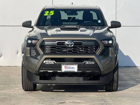Certified 2025 Toyota Tacoma TRD Sport image 6