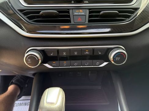Used 2024 Nissan Altima 2.5 SR w/ SR Premium Package AWD/4WD image 25