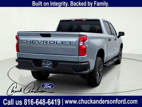 Used 2025 Chevrolet Silverado 1500 Custom Trail Boss w/ Dark Appearance Package AWD/4WD image 7