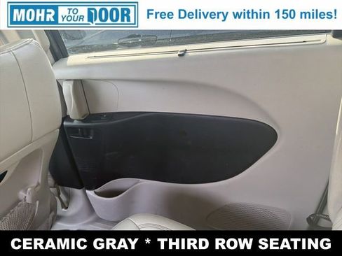 Used 2021 Chrysler Pacifica Touring-L image 32