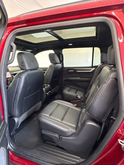 Used 2024 GMC Acadia Elevation w/ Luxury Package FWD image 18