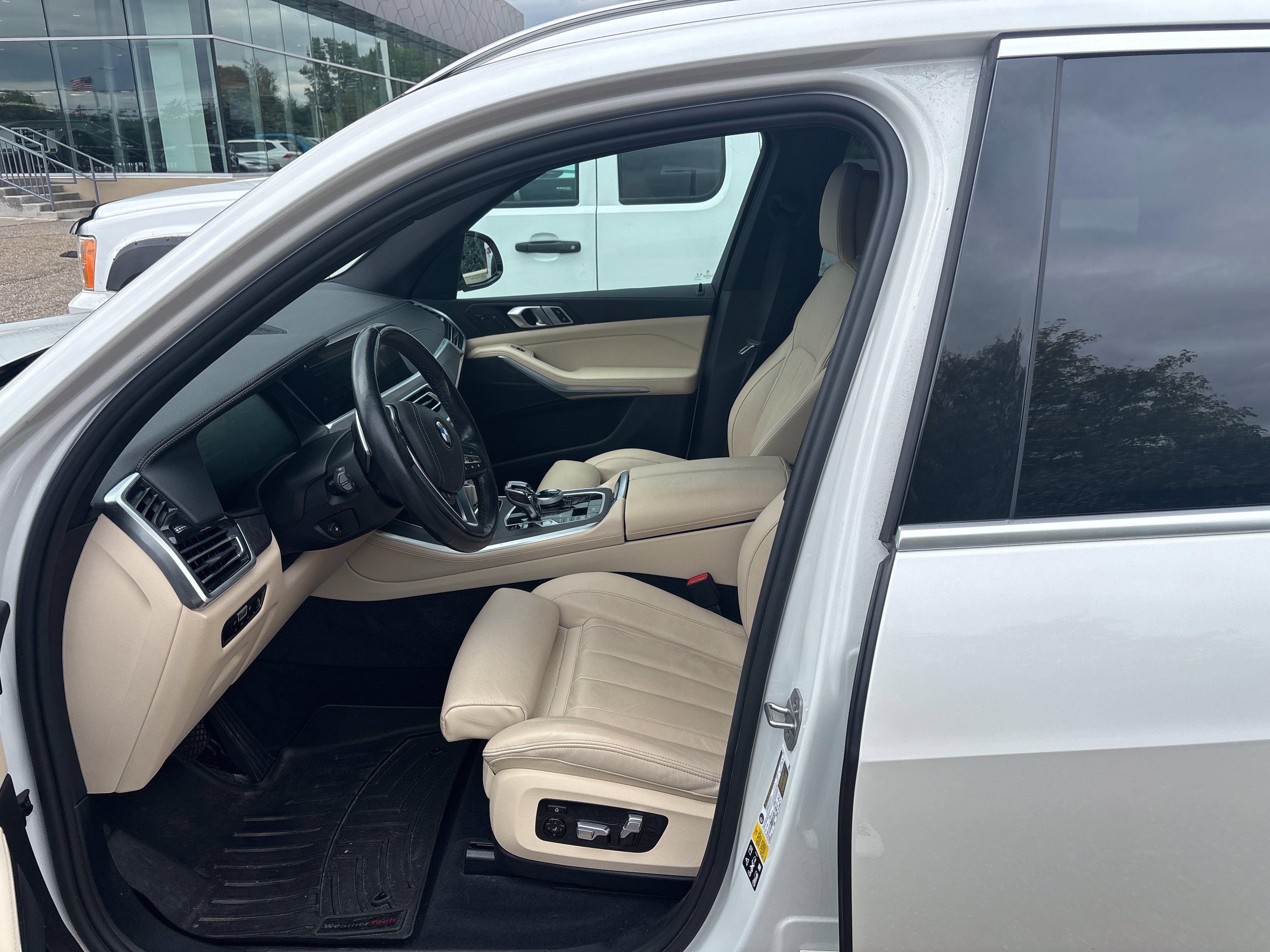 Used 2022 BMW X5 xDrive40i w/ Executive Package AWD/4WD image 9