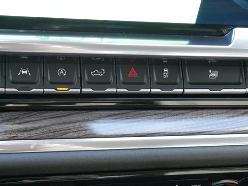 Certified 2025 Chevrolet Silverado 1500 LT image 19