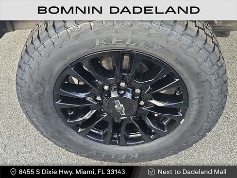 Used 2022 Chevrolet Silverado 2500 High Country w/ Z71 Off-Road Package image 5