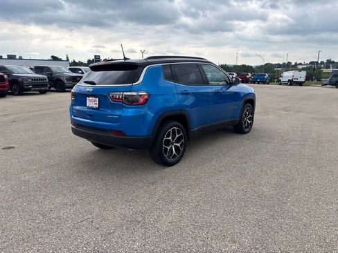 Used 2025 Jeep Compass Limited AWD/4WD image 5