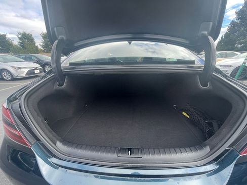 Used 2025 Genesis G70 2.5T image 25