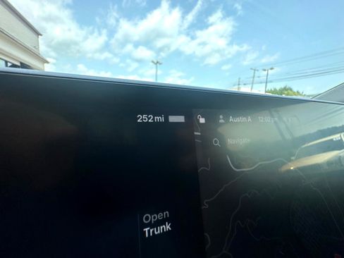 Used 2021 Tesla Model Y Performance image 14