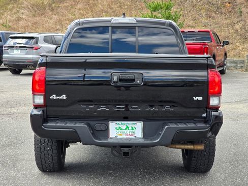 Used 2021 Toyota Tacoma SR image 17