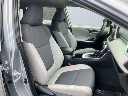 Used 2024 Toyota RAV4 XLE image 16