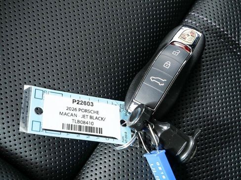 Certified 2026 Porsche Macan Turbo AWD/4WD image 40