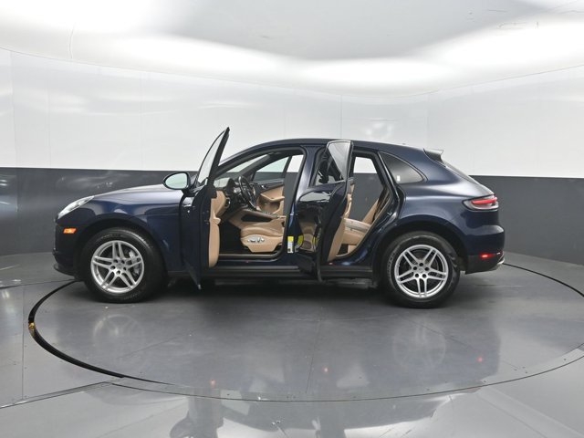 Used 2019 Porsche Macan AWD/4WD image 31