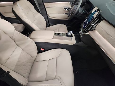 New 2026 Volvo XC90 B6 Plus w/ Protection Package Premier image 3