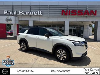 Used 2022 Nissan Pathfinder SL AWD/4WD video 3