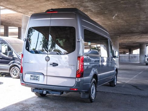 Used 2024 Mercedes-Benz Sprinter 2500 image 4