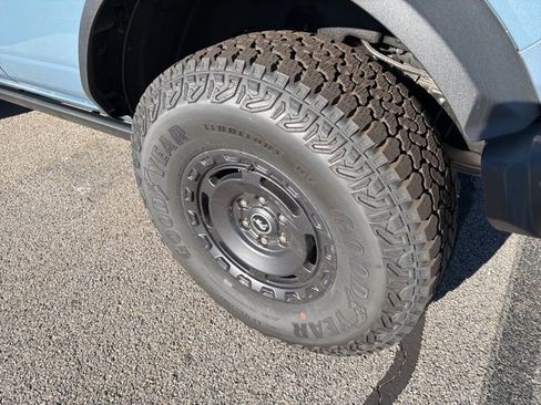 New 2025 Ford Bronco Badlands image 6