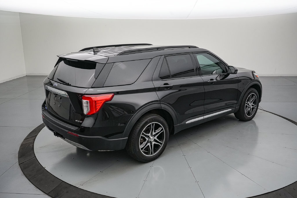 Certified 2024 Ford Explorer XLT w/ Equipment Group 202A AWD/4WD image 4