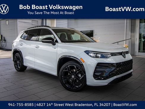 Used 2026 Volkswagen Tiguan SE R-Line FWD image 1