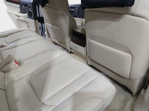 Used 2016 Lexus LX 570 4WD image 13