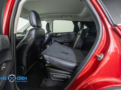 Used 2021 Ford Escape Titanium w/ Titanium Elite Package AWD/4WD image 34