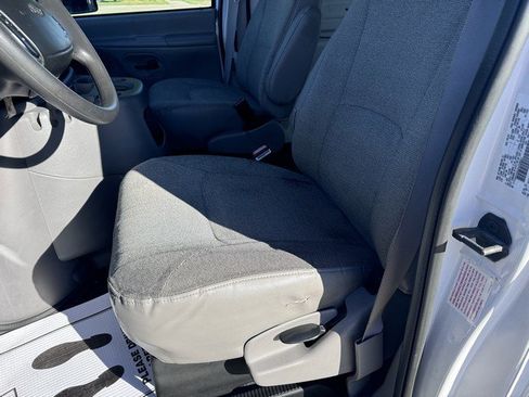 Used 2002 Ford E-250 and Econoline 250 image 26