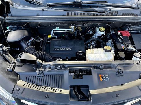 Used 2019 Chevrolet Trax LT w/ LT Convenience Package image 22