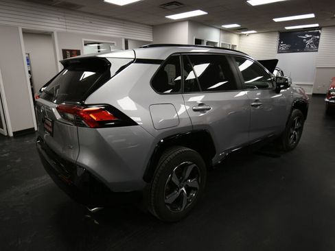 Certified 2021 Toyota RAV4 SE image 7