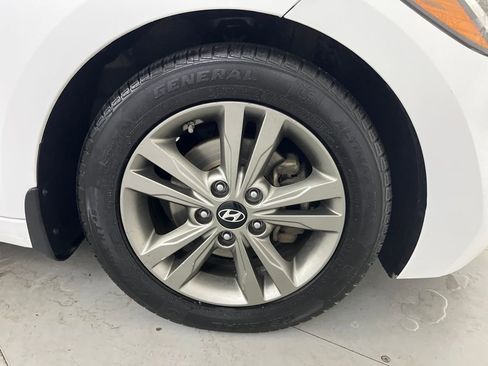 Used 2018 Hyundai Elantra Value Edition image 17