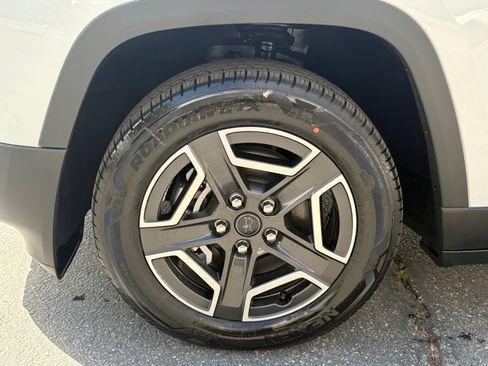 New 2026 Jeep Cherokee Laredo AWD/4WD image 11
