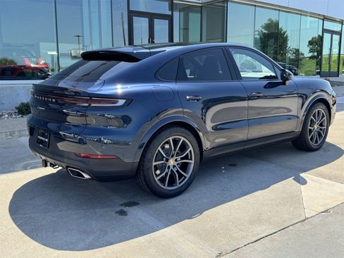 New 2025 Porsche Cayenne Coupe image 7