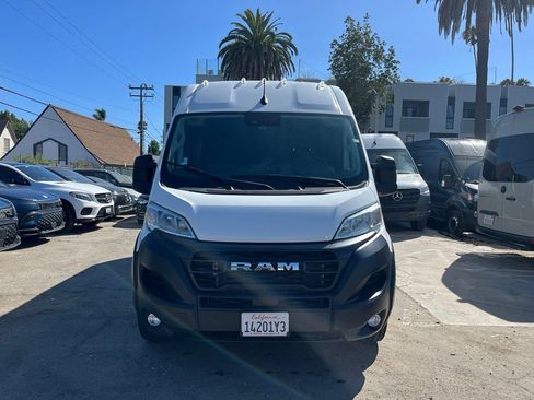 Used 2024 RAM ProMaster 2500 w/ Convenience Group FWD image 2