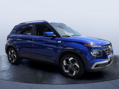 Used 2021 Hyundai Venue SEL FWD image 1