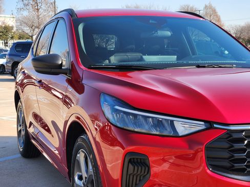 Used 2024 Ford Escape ST-Line w/ Tech Pack #1 image 8