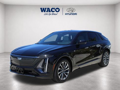 Used 2025 Cadillac Lyriq Sport w/ LPO, Floor Liner Package RWD image 3