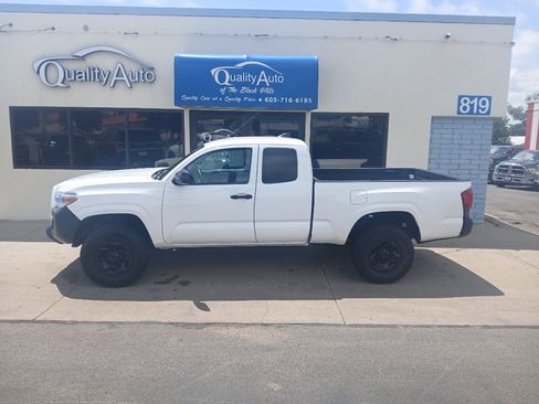 Used 2019 Toyota Tacoma SR AWD/4WD image 1