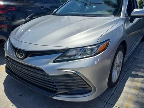 Used 2023 Toyota Camry LE FWD image 5