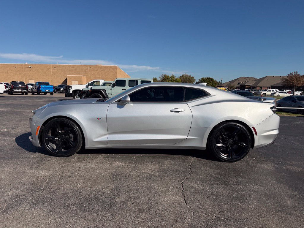 Used 2019 Chevrolet Camaro SS RWD image 10