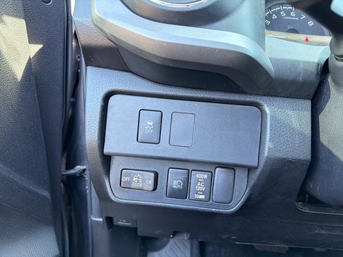Used 2023 Toyota Tacoma TRD Off-Road AWD/4WD image 15