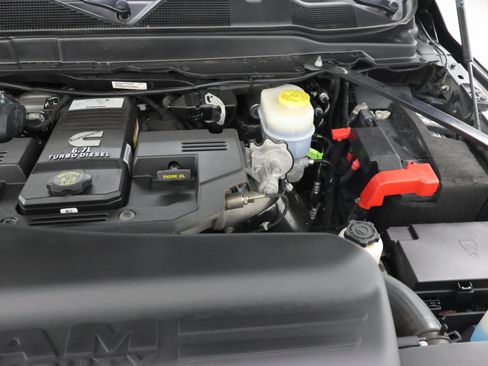 Used 2024 RAM 2500 Laramie AWD/4WD image 17