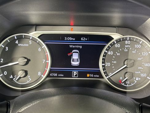 Used 2025 Nissan Sentra SV FWD image 20
